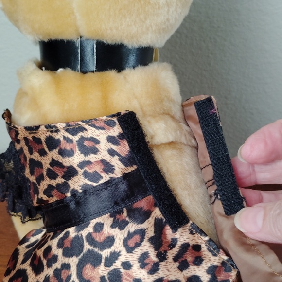 Beverly Hills Puppy Club Pug Dog with Outfit - Picture 5 of 13